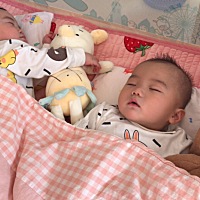 宝贝早产 还是怀念在肚子里时刻 想去哪里就去哪