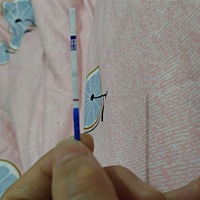 1月24号排卵，今天测到一深一浅，是不是中了，期待宝宝的到来😘😘