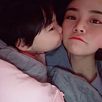 老公家就一个，公公去世的早，婆婆是个连饭都不会做的人，我只能全职在家里带孩子 老公回家什么事也不做...