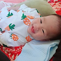 宝宝现在4个多月了，出生到现在都是母乳和奶粉混合喂养，之前每天都能至少拉一次粑粑，从3月份开始到现...