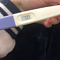 1月1日末次月经，到2.7日现在大姨妈还没来，但是测试好像还是白板，还有希望吗？
