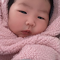 超快顺产，晚上疼醒了，去厕所见红了，五分钟感到医院，医生检查骨缝开全了，医生给破的羊水，破水到宝...