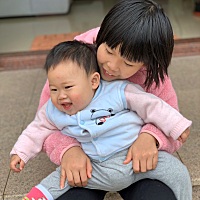 平安是福，希望你俩可以健康平安快乐的成长！