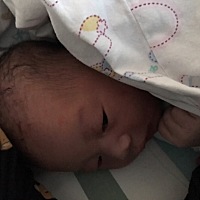 一个元宵萌丁丁，顺产7.46斤，开两指的时候已经痛到想撞墙...挺到生的时候真是凭最后一点点意志力 宝宝...