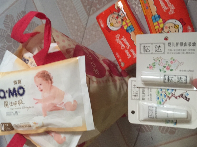 才一个多月母婴用品店花了快5000了，店里送的赠品