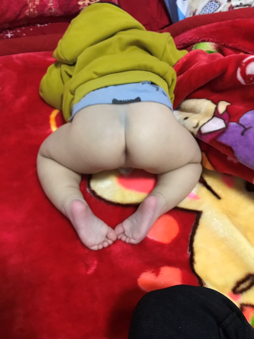 这睡姿真舒服😌
