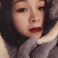 起来喂奶了，虽然你膨胀了我的身体，夺走了我的睡眠，可是看到你的一举一动一颦一笑，妈妈再累都值得