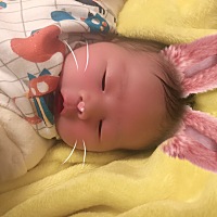 从十三天起就晚上玩，白天睡，四五个小时一直吃拉粑粑，还哭 😭好熬人，到底是怎么了晚上不睡觉，每天...