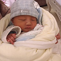 2月2号凌晨5点开始肚子疼 一阵一阵的马上安排去了医院 宫缩很频繁医生让住院了 然后一直痛到了2月4号中...
