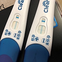 跟老公第一次备孕，1月11日末次月经，27日排卵，平均周期29天。前面的是7号测的，白板。今天月经推迟了...