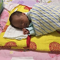 产后分享 低体重儿和黄疸 我家宝宝出生4斤9两，是不到5斤的低体重儿，卡介苗都没打，只打了乙肝第一针，...