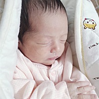 生完小棉袄上半身跟肚子简直就是两个颜色，中间那个黑线还在。。肚子皮肤变得很松，有经验的宝妈有什么...