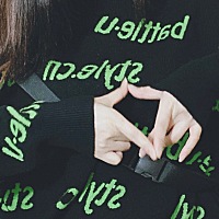 男人的嘴，骗人的鬼，呵呵，不知道外面多少个女人