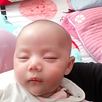 宝宝一个多月了，推介一款润肤乳，谢谢各位宝妈