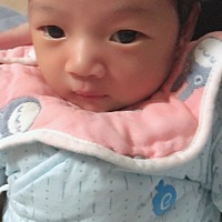 出生后在新生儿科住了3天，出院后一直混合喂养，一边乳房有缺陷没奶，只有一边乳房喂奶，这两天突然不喝...