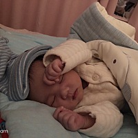 宝宝25天了，这个月子也是做废了，还没出月子腰已经疼不得了，说实话生完宝宝看清了人和事，也对老公失...
