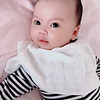 一天比一天可爱了 能分辨出我的声音了 听见我的声音就开心 棒棒哒