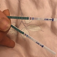 今天应该来月经的，早上测了两条 医生喊我再观察1个星期。 姐姐又再怀疑我是不是没验准确 我在担心会不...