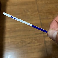 我老公那个傻子在网上去查，说一深一浅不是好事，不好。😂拍照可能看不清楚，有一道浅浅的。刚开始我...