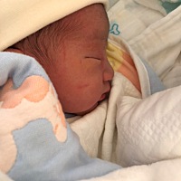 我的天使宝宝，前天晚上他爸说怎么还不出来，我说叫他跟肚子里的宝宝沟通一下明天就出来，结果晚上睡觉...