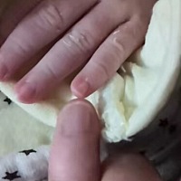 受不了了，天天自己通宵带伢，这男人睡的不会醒的，哪怕醒着陪我一起我心里也会舒服点啊，我自己气的自...