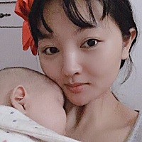 一朵开始喜欢鲜艳的色彩 我故意为吸引她  婆婆说：看你戴的像骑毛驴回娘家似的 😯😯😯😯😯�...