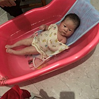 坐月子一定要按时早起吗？宝宝晚上闹腾，偶尔早上起得晚一些还要婆婆骂，有遇到同样情况的人吗？