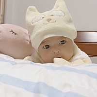 坐月子期间奶水一直都不涨，出月子更是没有奶水，鸡汤鱼汤猪脚汤都有和就是没奶怎么回事？明明一胎的时...