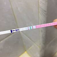 今天是第三次测排卵试纸了，是不是还没有到强阳值？同房是指强阳转弱再同房吗？还是强阳的时候同房呢？
