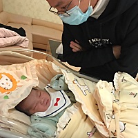 从怀孕到分娩没任何反应，和没怀一个样，哈哈哈哈……前期超喜欢喝汤水，一餐也不能没汤水喝，饿得快，...