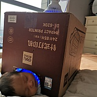 照蓝光的好办法，宝宝舒服不用戴眼罩