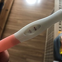 备孕小半年，之前一直有测排卵，但不知什么原因一直都没有中，于是决定放松测排卵峰值，调整心态顺其自...