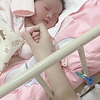 22日早上7点30分起床上厕所，肚子就有点疼，后来十分钟一次，再后来越来越疼，起来去医院，宫颈软化可容...