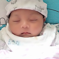 小宝出生27天了