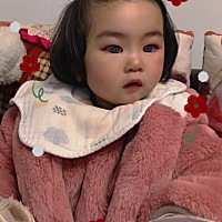 今天女儿不好好吃饭，总是闹，带你已经15个月了，我真的是疲倦了，心情很差，本来打你身上谁知道你头一...