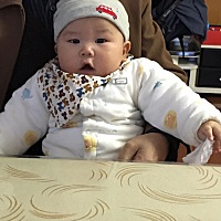 二胎妈妈好不容易挺过了5月，白天宝宝还算听话，晚上夜醒太频繁了，好折磨人…一直纯母乳喂养，最近粑粑...