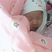 女娃，肚脐没凸，上怀
