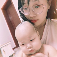 自从怀孕后就没工作，到现在有了宝宝花销更大，还好能挣点小外快，希望以后的日子越来越好，宝贝健健康...