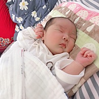 终于结束了漫长的孕期，最后刨腹产生下我儿子米椒，生下来八斤半，压根我就没想顺产因为我肯定顺不下来...