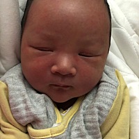 2.26住院待产，28号塞水囊，29人工破水，晚上8:05顺产八斤一两男宝一枚！孕期有点炎症导致撕裂，里外都...