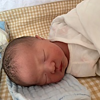 2月29日，我的天使宝宝自己挑了个好日子出来了！四年一次生日！！！ 超快顺产无侧切轻微撕裂 凌晨两点破...