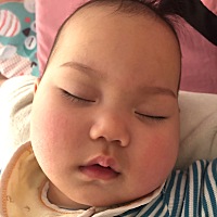 快8个月了，就这几天晚上  睡一会儿哭一会儿，睡得不踏实，一晚上都不安宁，白天一切正常。 我实在想不...