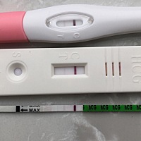 总是纠结医院查的hcg，查血告诉我没怀孕，可是这真真切切两道杠了啊  😭