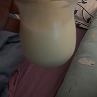 为什么母乳这么白啊？ 不是应该黄色的吗？有宝妈知道吗？