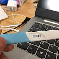 今天3月5日，zzy疑似有意念灰，上午大卫试纸拍不出来，傍晚6点试试大卫zzy棒，图在下面，意念灰求鉴别？...