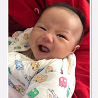 32天的宝宝一逗就笑，好可爱！ 记录孩子成为