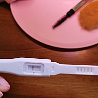 七号来大姨妈，六号就是今天早上测试结果还是一深一浅，乳头疼，昨晚去医院验血，结果今天还没去拿，刚...