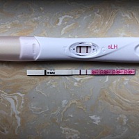 从大学时候就查出有巧克力囊肿，之后在网上查有哪些影响，看到最多的一句就是不孕不育，我记得当时哭了...