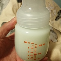 宝贝一岁20天 ，因为近期明显感觉食欲降低，因为工作原因。从年后开始，白天也几乎不喂奶了，只有晚上跟...