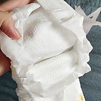 最近刚入一款尿不湿，真的是好软好薄好好用啊。顺带入了个代理，比起官网，省了不少钱。有愿意跟我一起...